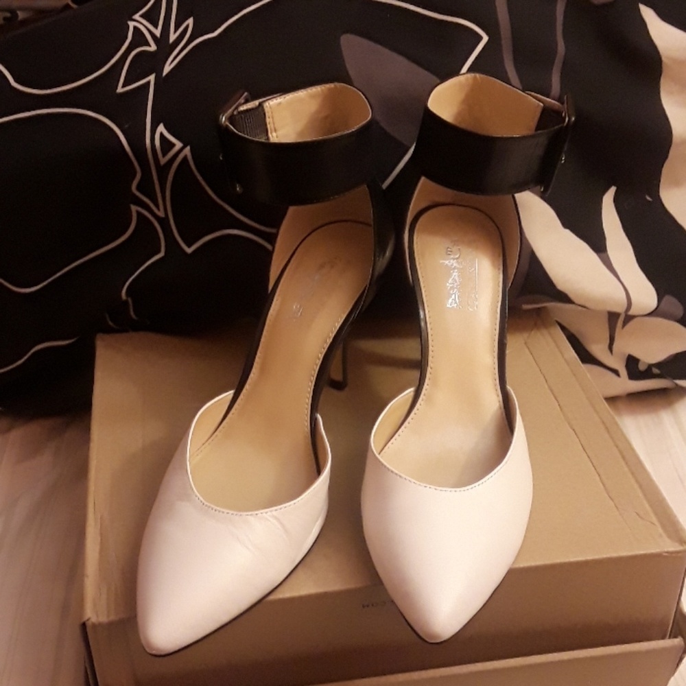 Coach and four multi  color heel